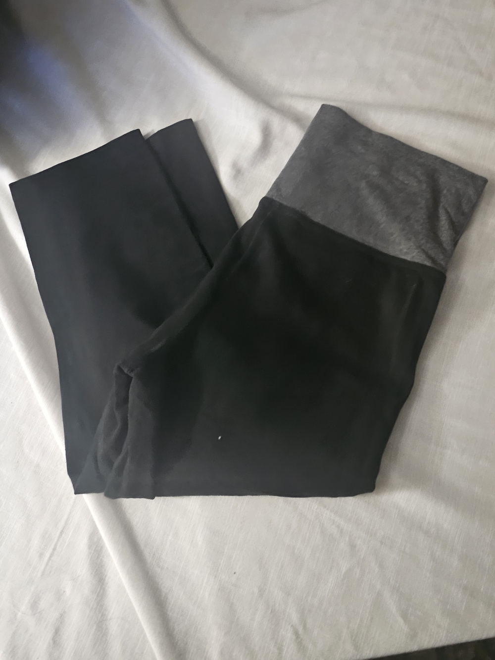 Victoria's Secret Black Leggings with Gray Fold-Over Waistband - Cropped